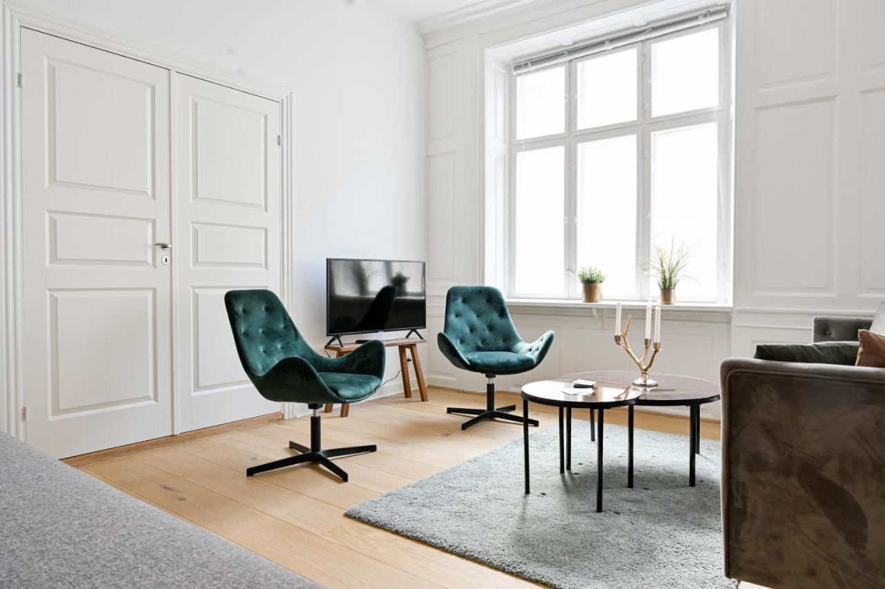 Sanders Arrow - Chic Three-Bedroom Apartment In The Middle Of โคเปนเฮเกน ภายนอก รูปภาพ