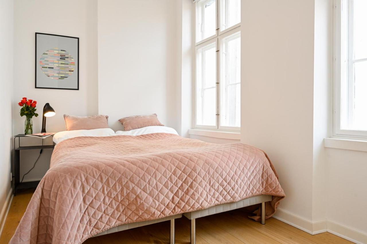 Sanders Arrow - Chic Three-Bedroom Apartment In The Middle Of โคเปนเฮเกน ภายนอก รูปภาพ