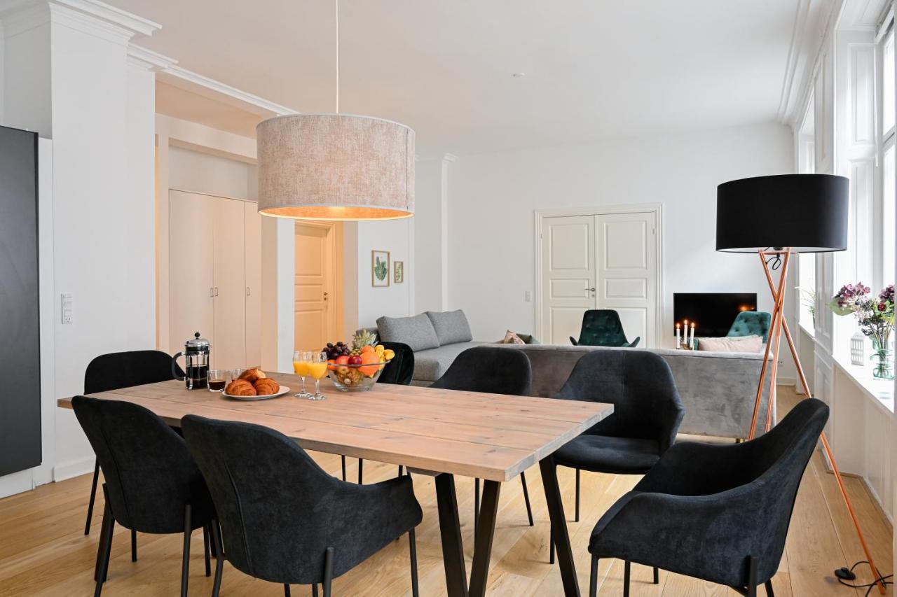 Sanders Arrow - Chic Three-Bedroom Apartment In The Middle Of โคเปนเฮเกน ภายนอก รูปภาพ